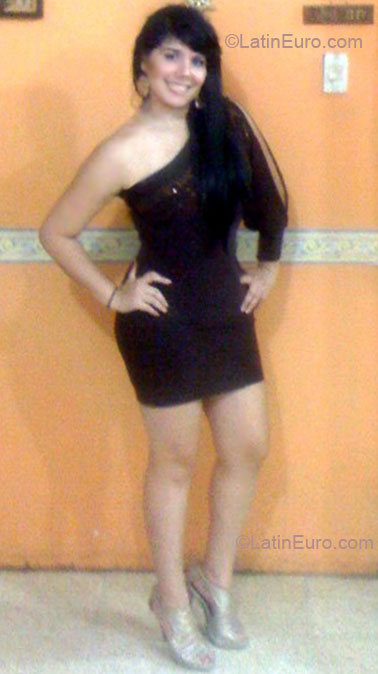 Date this hot Ecuador girl Maria Elena from Guayaquil EC126