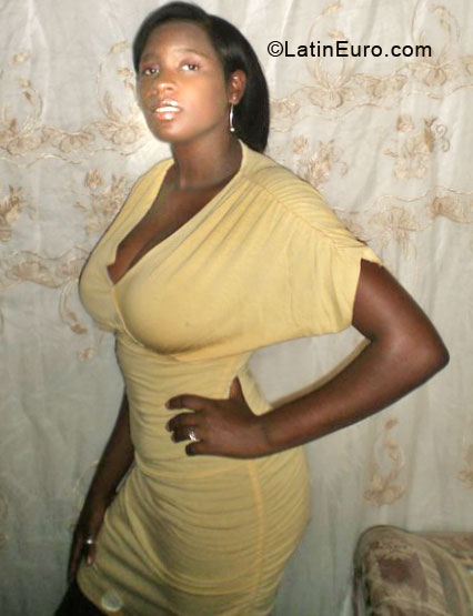 Date this good-looking Dominican Republic girl Elena from La Romana DO8135
