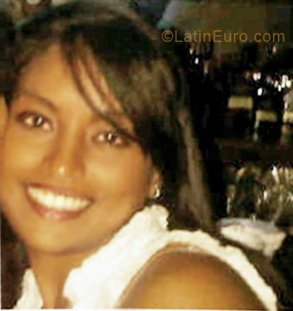 Date this funny Dominican Republic girl Evelin from Santo Domingo DO8225