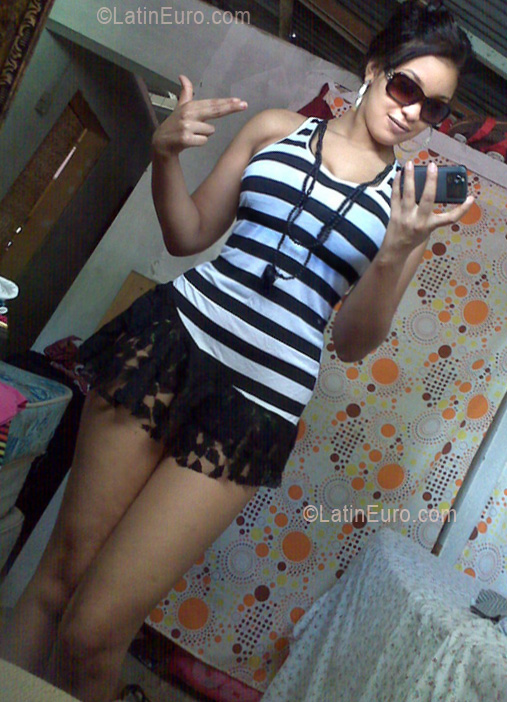 Date this young Dominican Republic girl Keila from Santiago De Los Caballeros DO8251