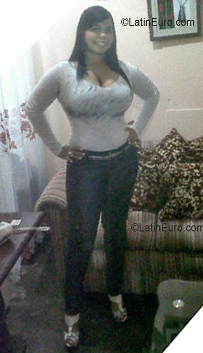 Date this gorgeous Dominican Republic girl Lilian alvarez from Santo Domingo DO8337