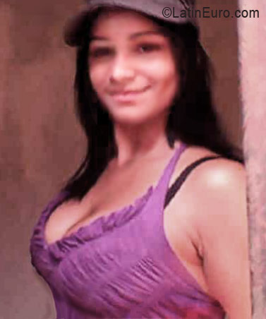 Date this gorgeous Dominican Republic girl Yinet from Santiago DO8453