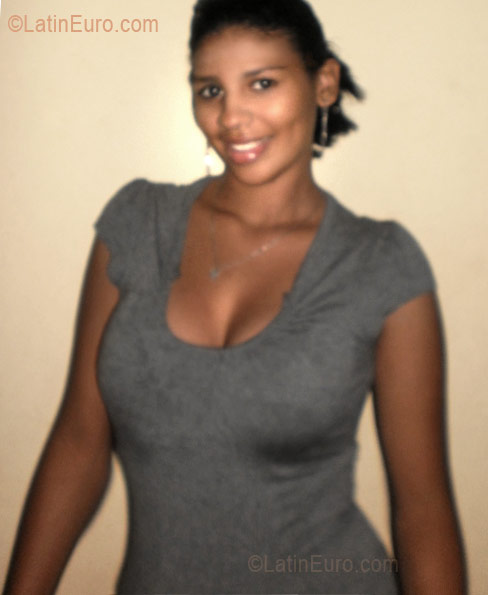 Date this beautiful Dominican Republic girl Mariela from Santo Domingo DO8464