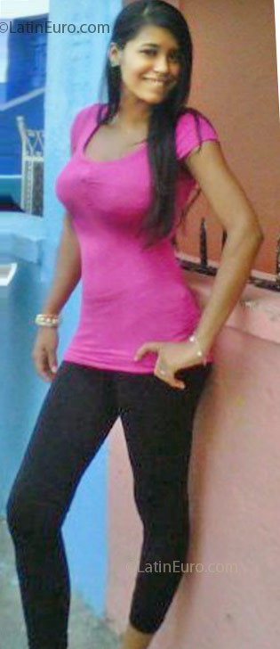 Date this sultry Dominican Republic girl Carol rodriguez from Santo Domingo DO8532