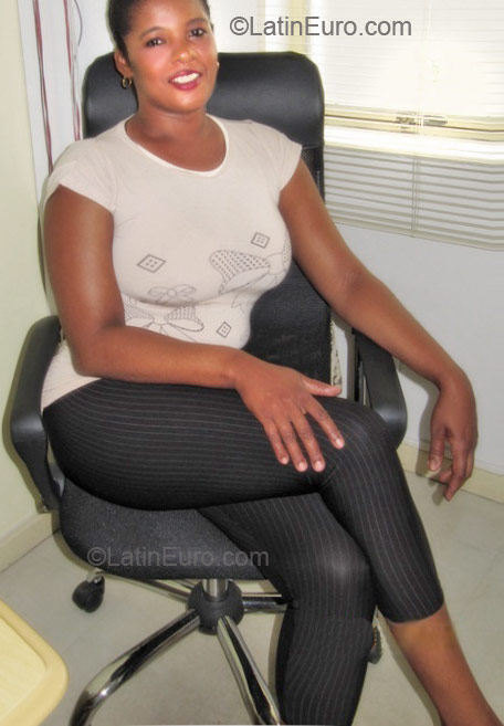 Date this hard body Brazil girl Graziella from Ponte Nova BR5901