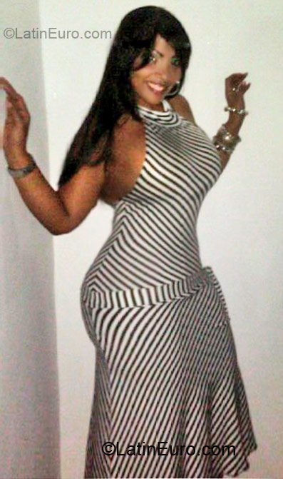 Date this funny Dominican Republic girl Wendy from Santo Domingo DO8608