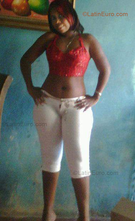Date this athletic Dominican Republic girl Arianny from Santo Domingo DO8628