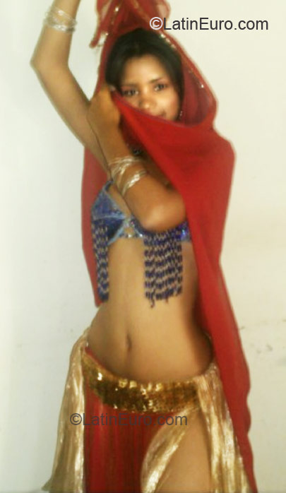 Date this exotic Dominican Republic girl Dang from Santo Domingo DO8672