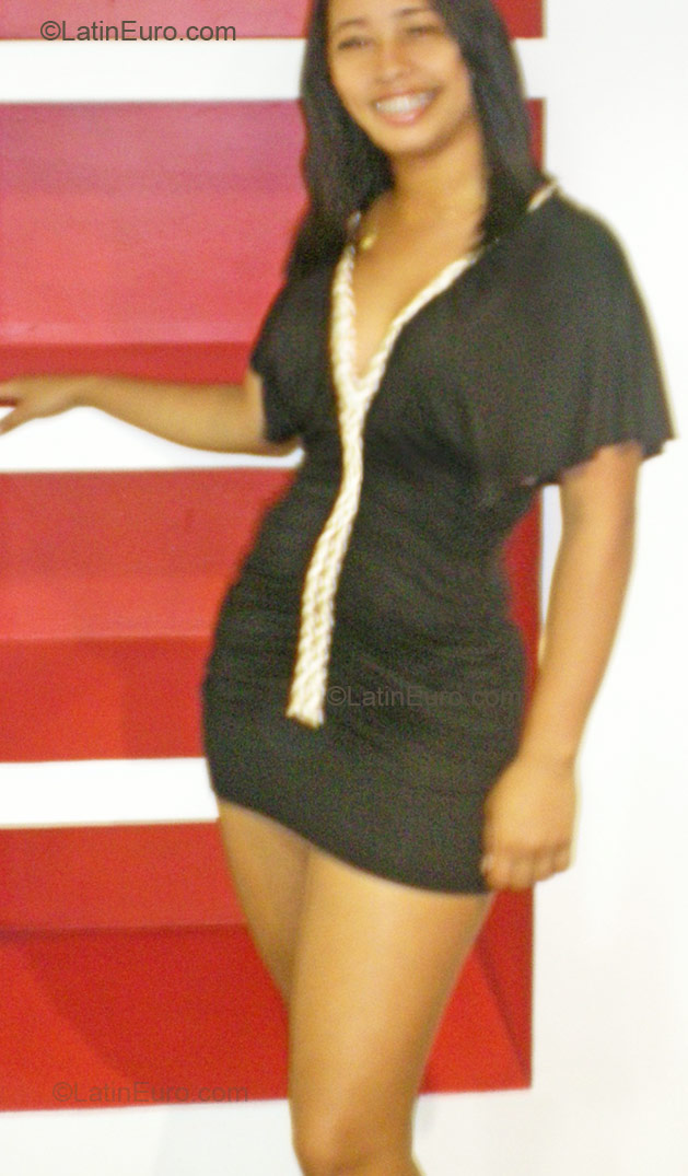 Date this sultry Dominican Republic girl Katty from Santo Domingo DO8725