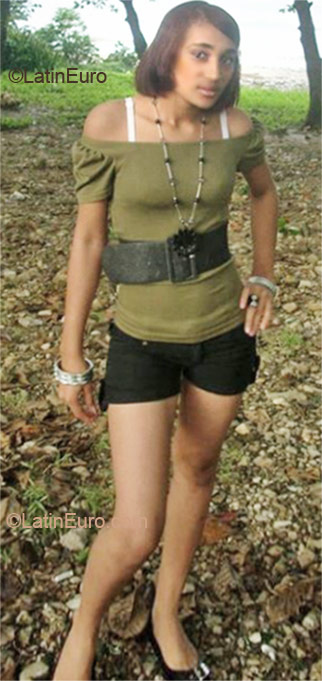 Date this foxy Dominican Republic girl Lisbesth from Santo Domingo DO8727