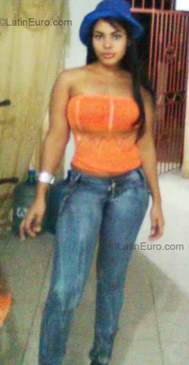 Date this fun Dominican Republic girl Wendy from Santo Domingo DO8759