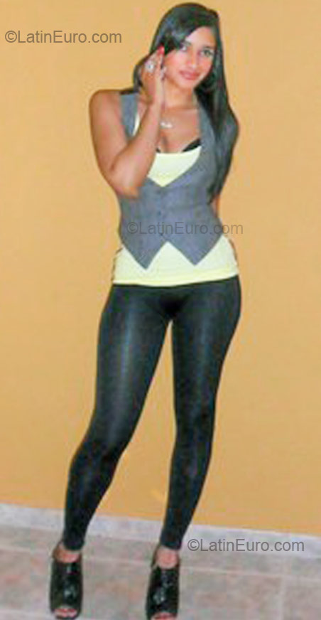 Date this lovely Dominican Republic girl M.Castillo from Santiago DO8787
