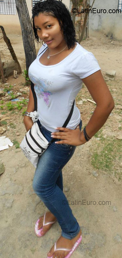 Date this pretty Dominican Republic girl Aralis from Puerto Plata DO8919