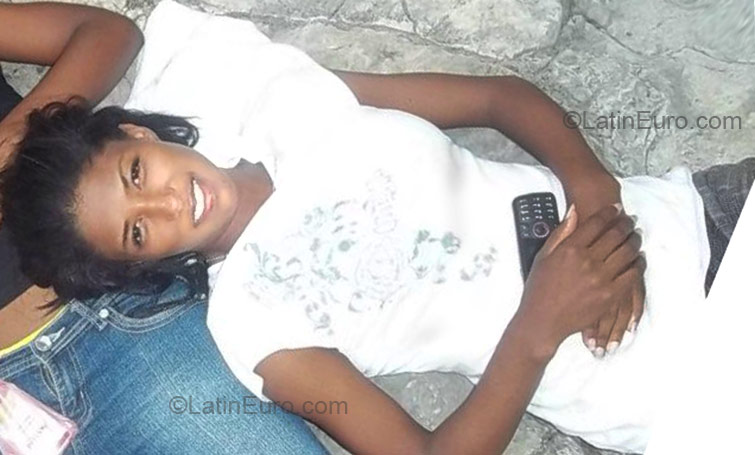 Date this fun Dominican Republic girl Luisana from Santo Domingo DO8970