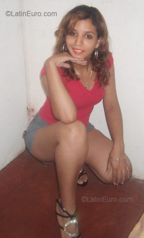 Date this beautiful Dominican Republic girl Pati from  DO9248