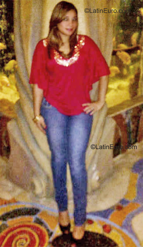 Date this charming Dominican Republic girl Yosmeiry from Puerto Plata DO9370