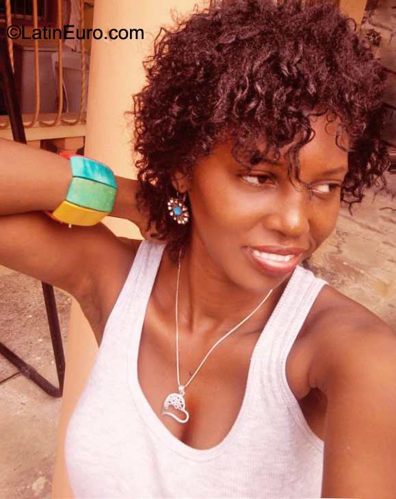 Date this tall Dominican Republic girl Yoselyn from Santo Domingo DO9388
