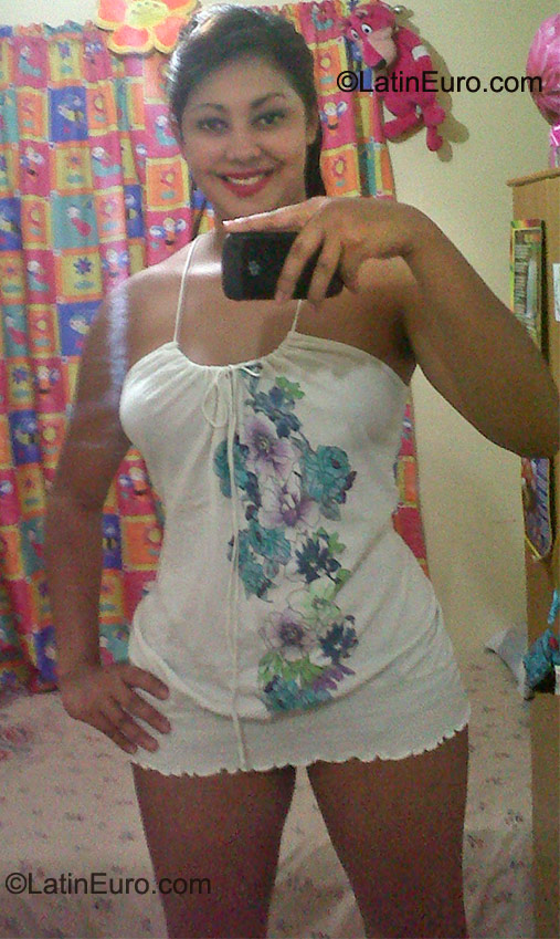 Date this sensual Honduras girl Catherine from Tegucigalpa HN432