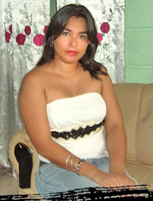 Date this young Honduras girl Vari from San Pedro Sula HN445