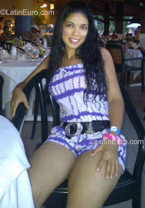 Date this fun Dominican Republic girl Ninsy from Bonao DO9579