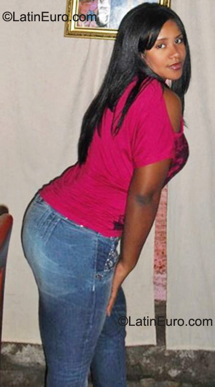 Date this gorgeous Dominican Republic girl Rosa Emilia from Santo Domingo DO9602