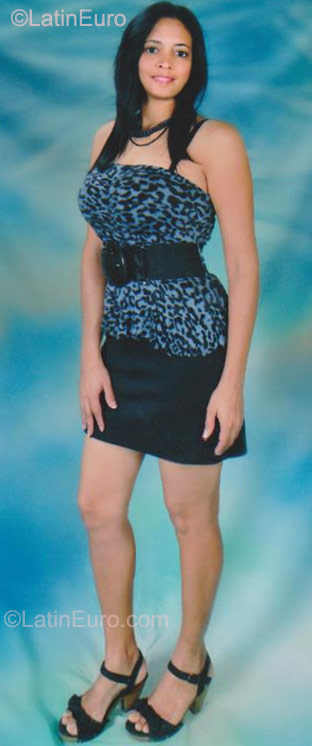 Date this pretty Dominican Republic girl Jhohanny from Santo Domingo DO9633