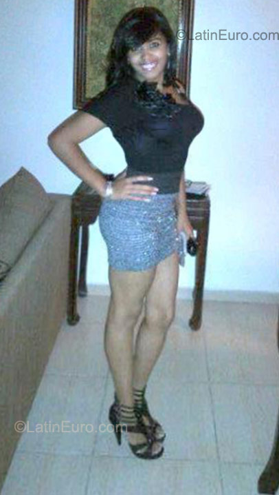 Date this happy Dominican Republic girl Melissa14 from Santo Domingo DO9674