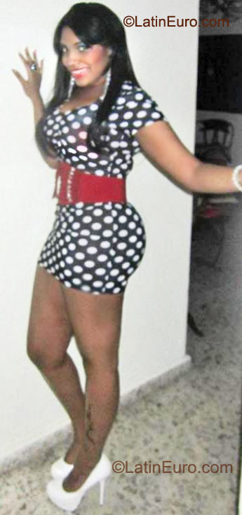 Date this gorgeous Dominican Republic girl Stephani from San Cristobal DO9691