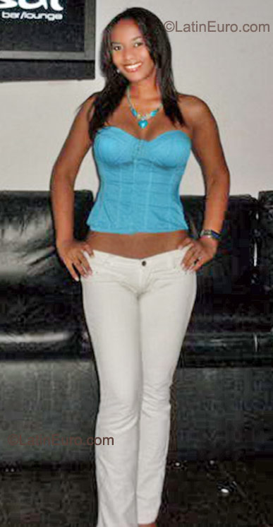 Date this hard body Dominican Republic girl Yadira from Santo Domingo DO16181