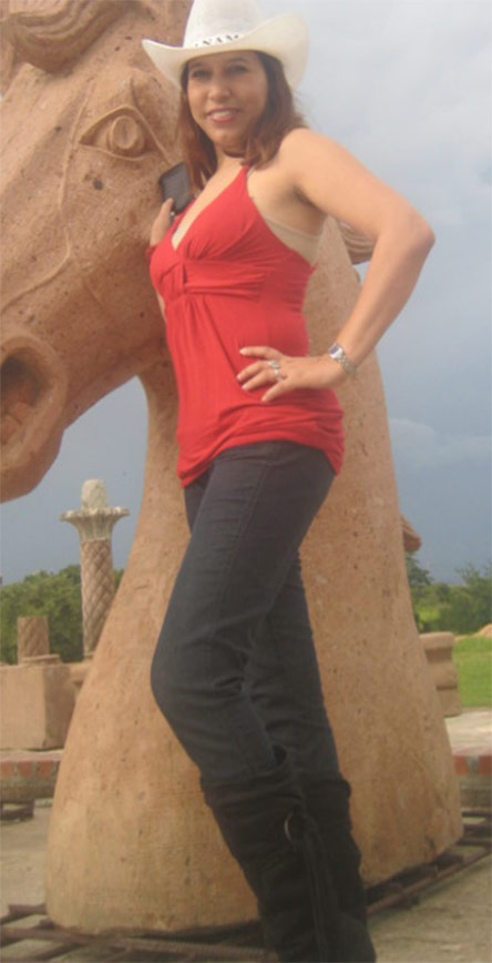 Date this nice looking Panama girl Iliana from Panama PA181