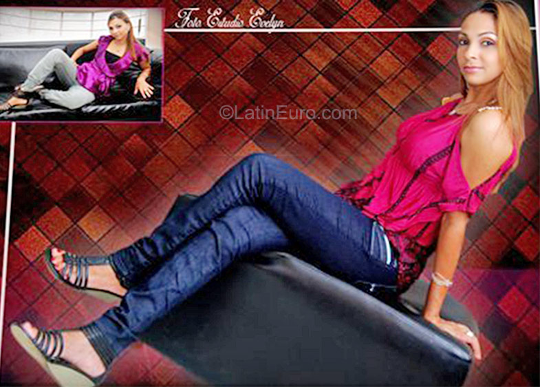 Date this gorgeous Dominican Republic girl Evahotmail.com from Santo Domingo DO9755