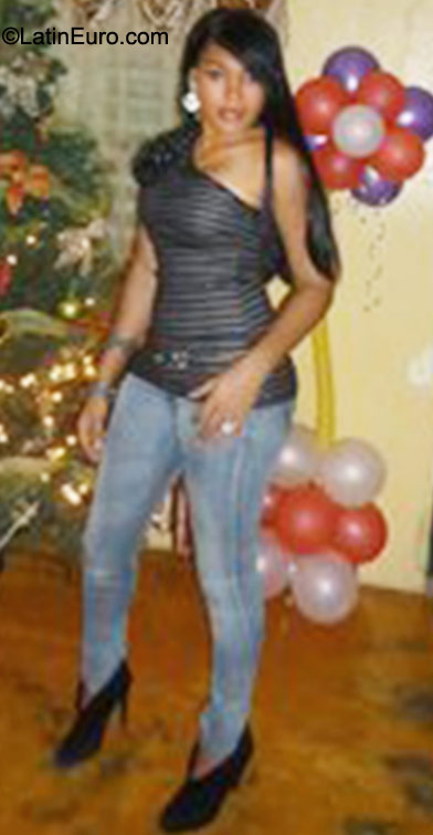 Date this fun Dominican Republic girl Vanessa from Santo Domingo DO9796