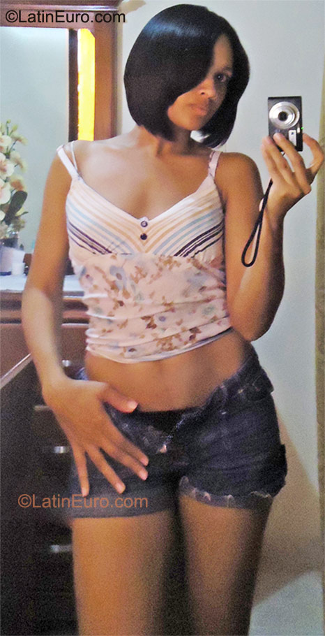 Date this delightful Dominican Republic girl Glenny from Santo Domingo DO9858