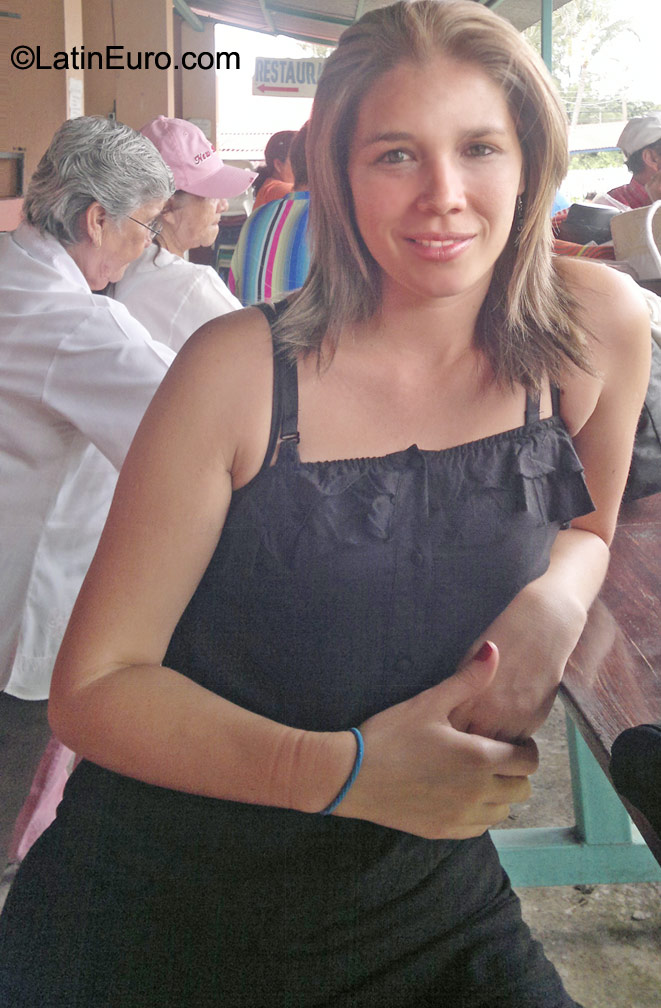 Date this passionate Costa Rica girl Gloriana from San Jose CR139