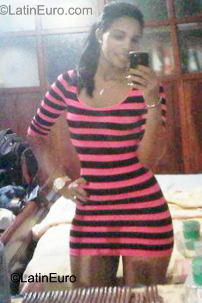 Date this gorgeous Dominican Republic girl Marlenne from Santo Domingo DO9884
