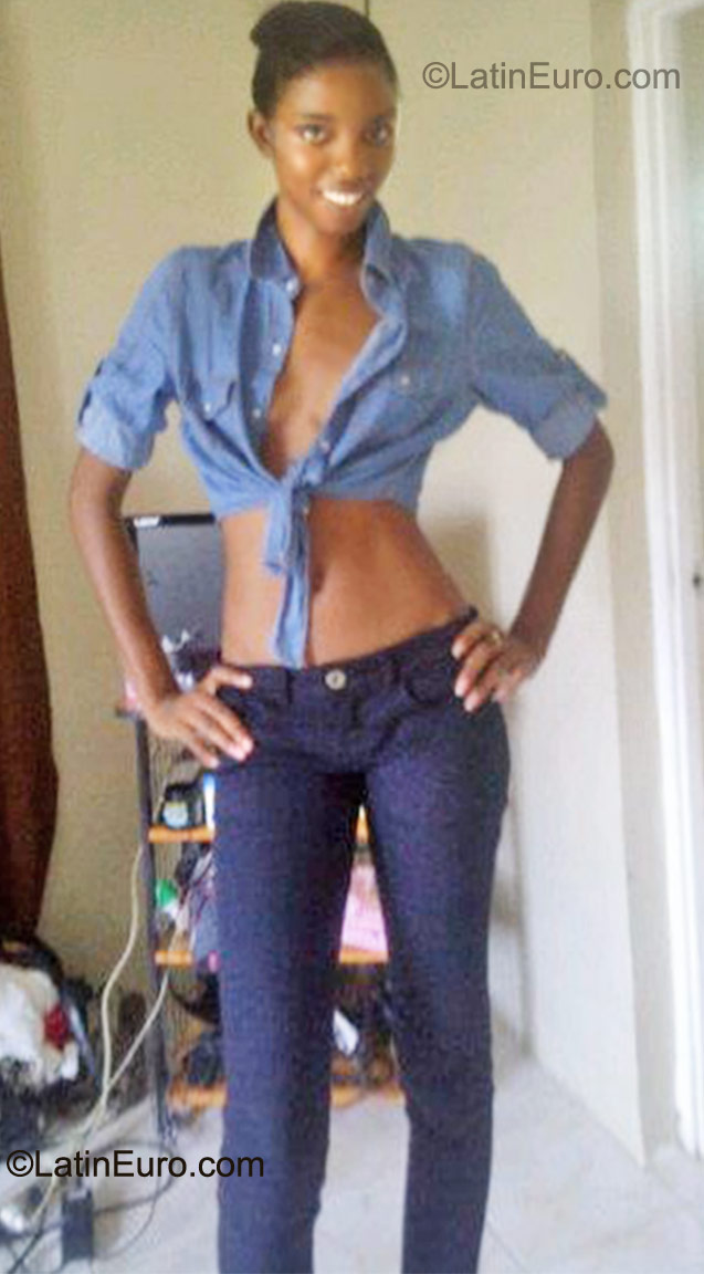Date this passionate Jamaica girl Shinel from Negril JM393