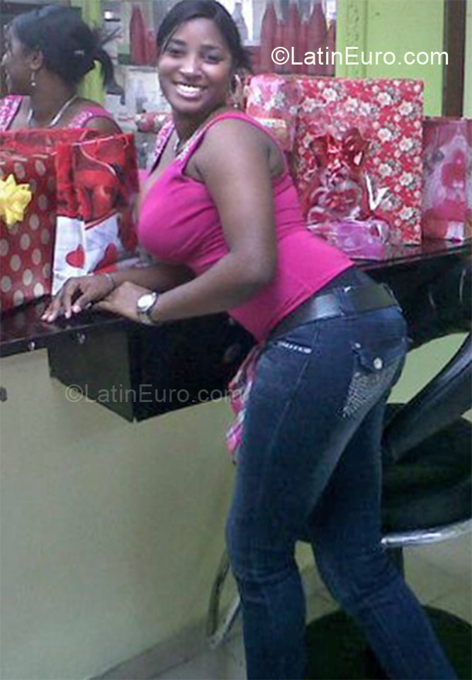 Date this funny Dominican Republic girl Juanaestilos from Santo Domningo DO10045