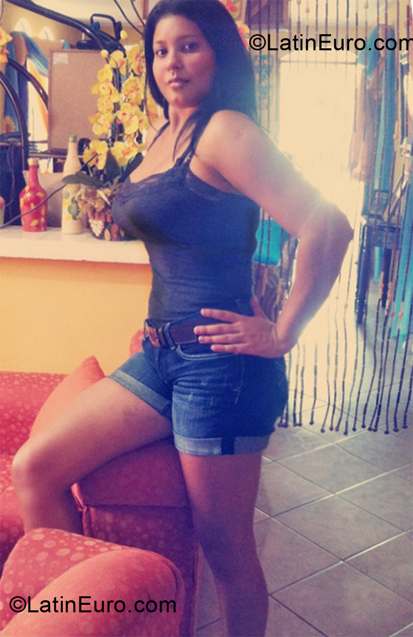 Date this athletic Dominican Republic girl Jeimy1516 from Puerto Plata DO10050