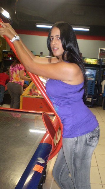 Date this stunning Dominican Republic girl Kenia2888 from Santiago DO10064