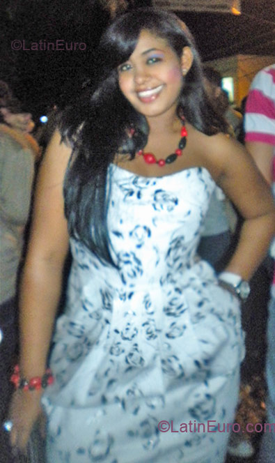 Date this charming Dominican Republic girl Lais from Santiago DO10089