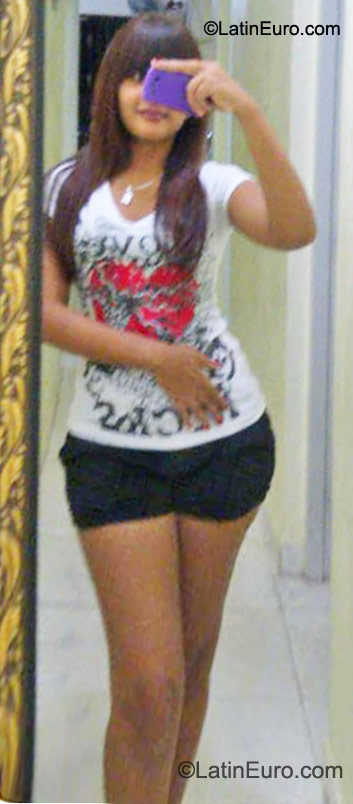 Date this gorgeous Dominican Republic girl Ilka from Santo Domingo DO10242