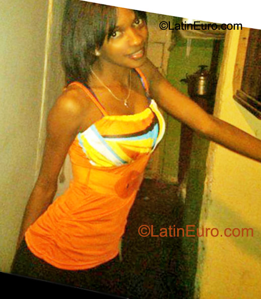 Date this hot Dominican Republic girl Andry12 from Santiago DO10260