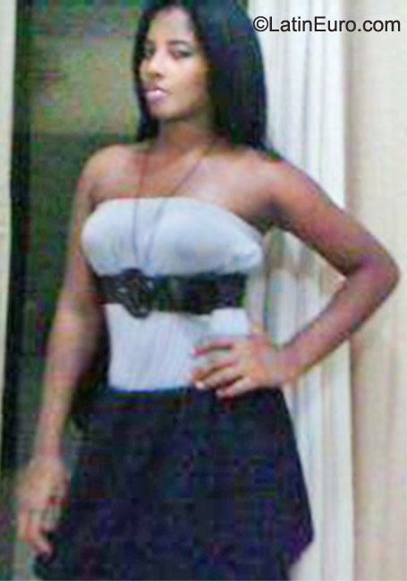 Date this beautiful Dominican Republic girl Maholys from Santo Domingo DO10424