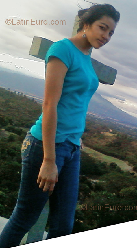 Date this athletic Honduras girl Cecia from Tegucigalpa HN570