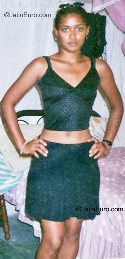 Date this georgeous Dominican Republic girl Glenys from Santo Domingo DO10324