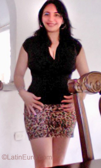 Date this stunning Honduras girl Dariela from Tegucigalpa HN579