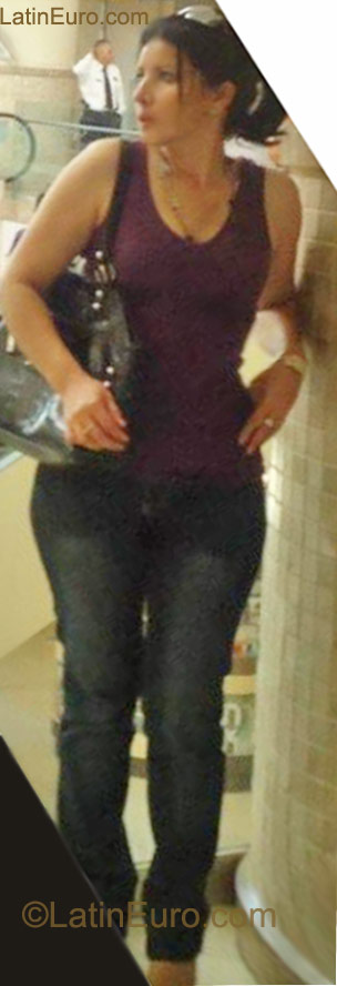 Date this sultry United States girl Karla from Hallandale Beach US12296