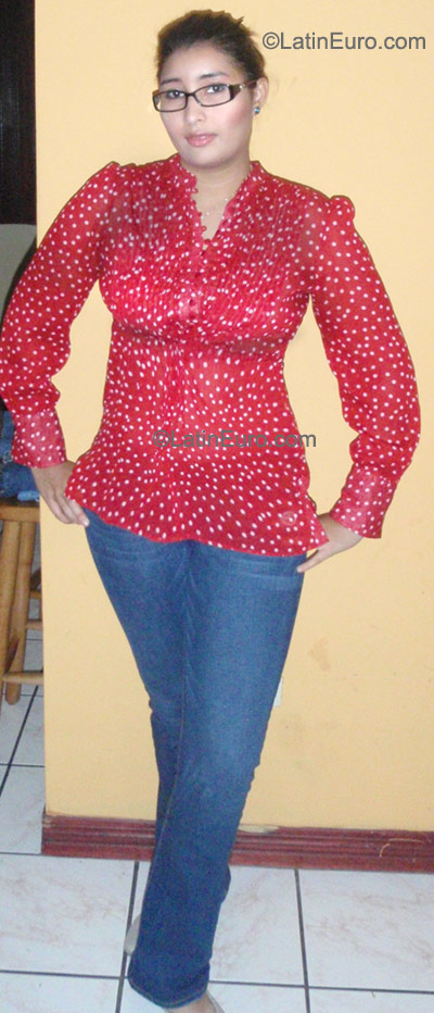Date this attractive Costa Rica girl Olga Maria from San Jose CR180