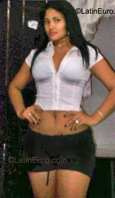 Date this charming Dominican Republic girl Lis from Santo Domingo DO10428