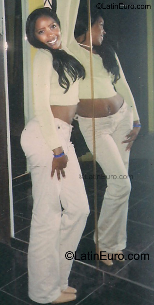 Date this georgeous Dominican Republic girl Maria from Santo Dominigo DO10458